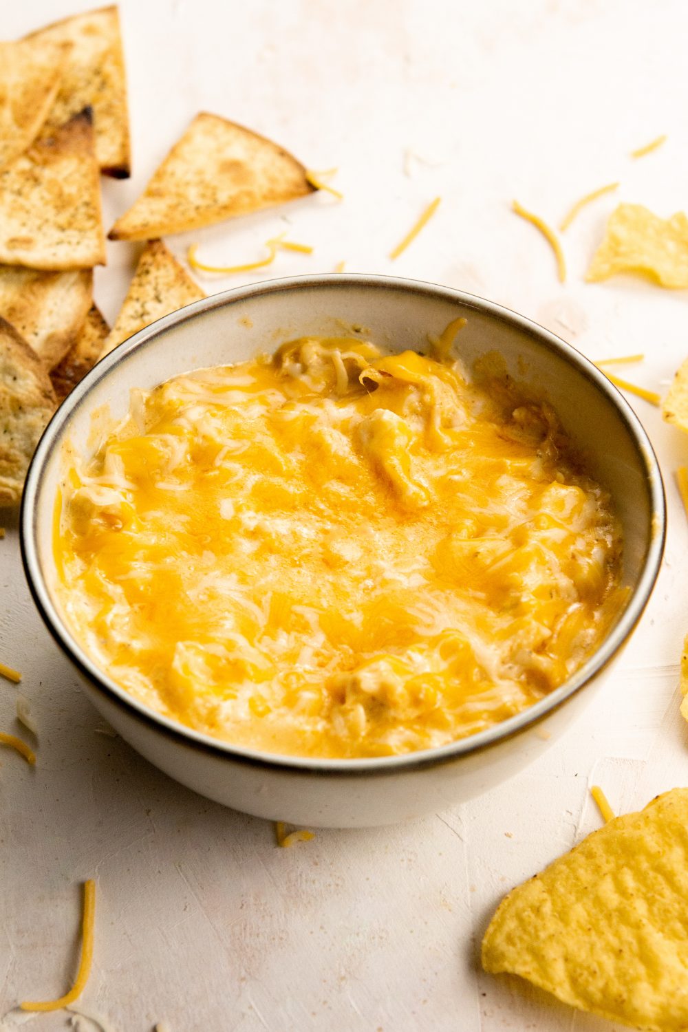 buffalo chicken dip with tortilla chips
