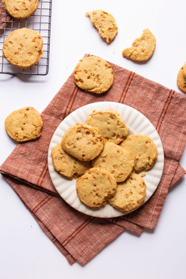 Brown Butter Toffee Shortbread Cookies